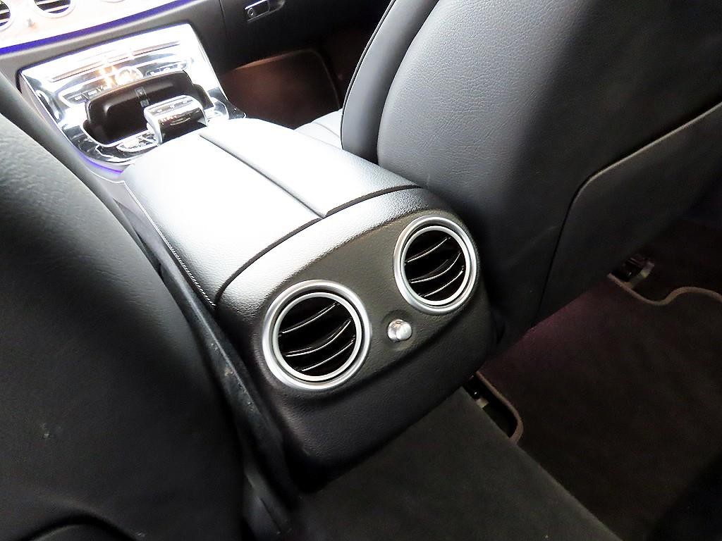 벤츠 E 클래스 E-클래스 W213 E220d 4MATIC 익스클루시브 이미지 15
