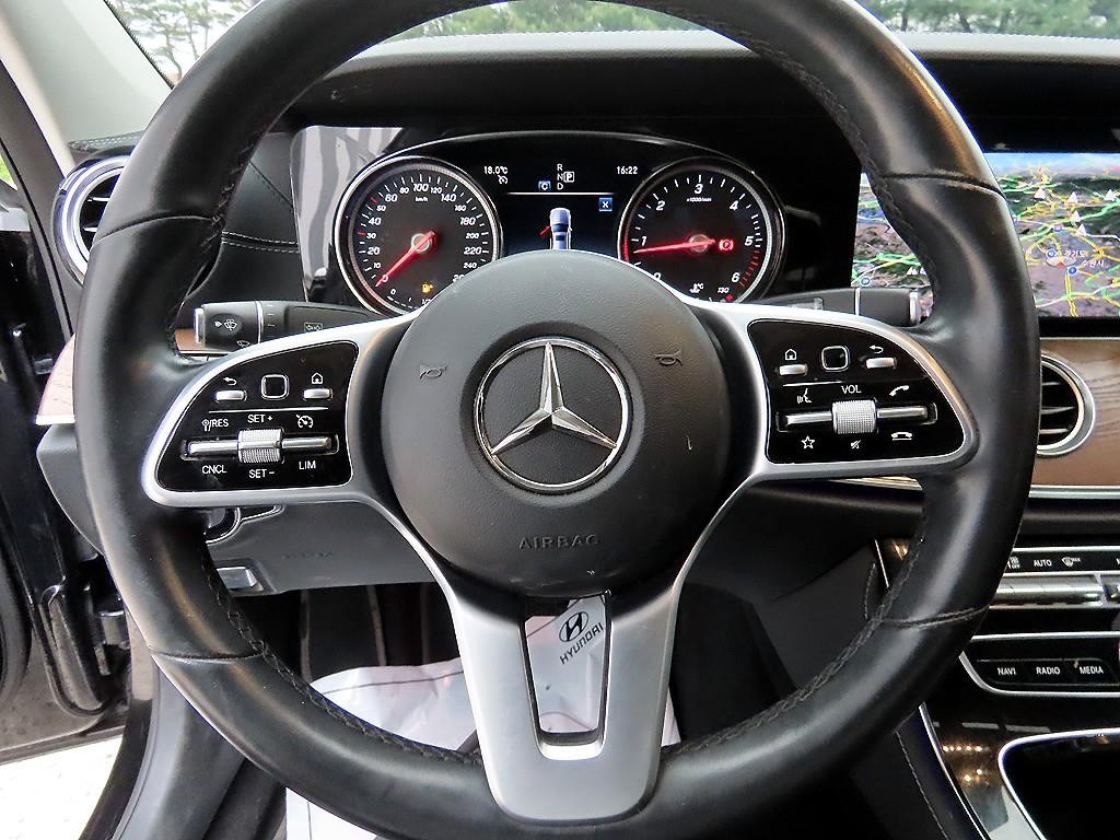 벤츠 E 클래스 E-클래스 W213 E220d 4MATIC 익스클루시브 이미지 8