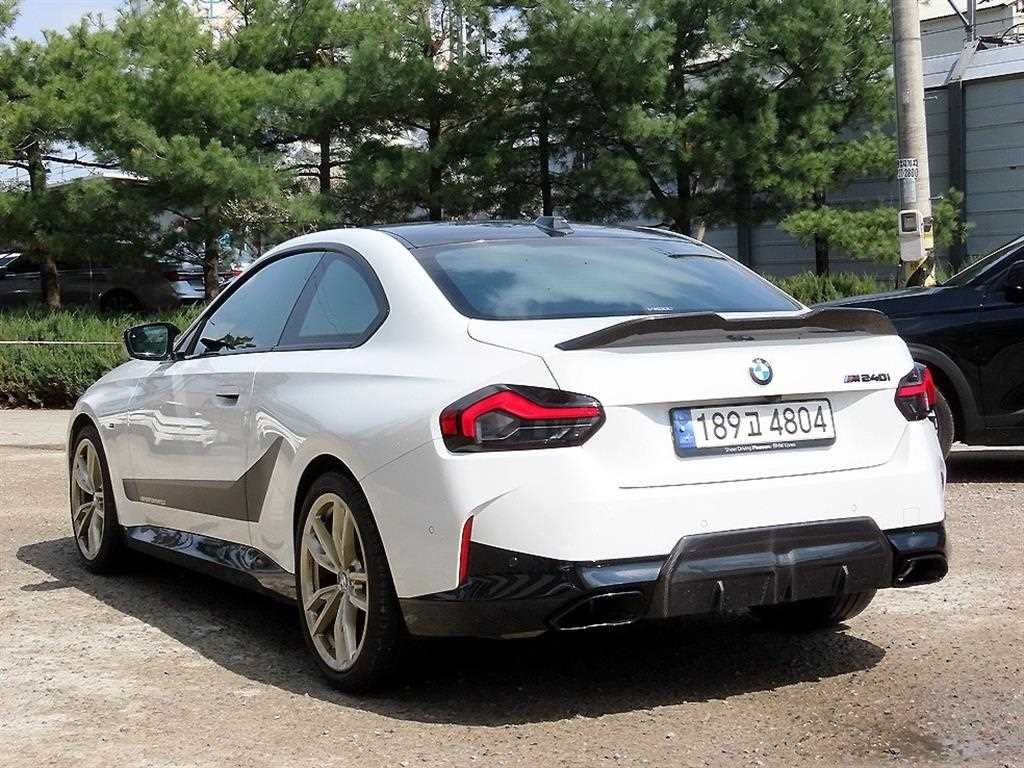 BMW 2시리즈 2시리즈 (G42) M240i xDrive 쿠페 이미지 3