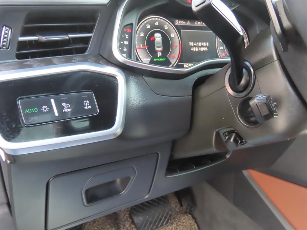 아우디 A6 A6 (C8) 45 TFSI 콰트로 프리미엄 이미지 15