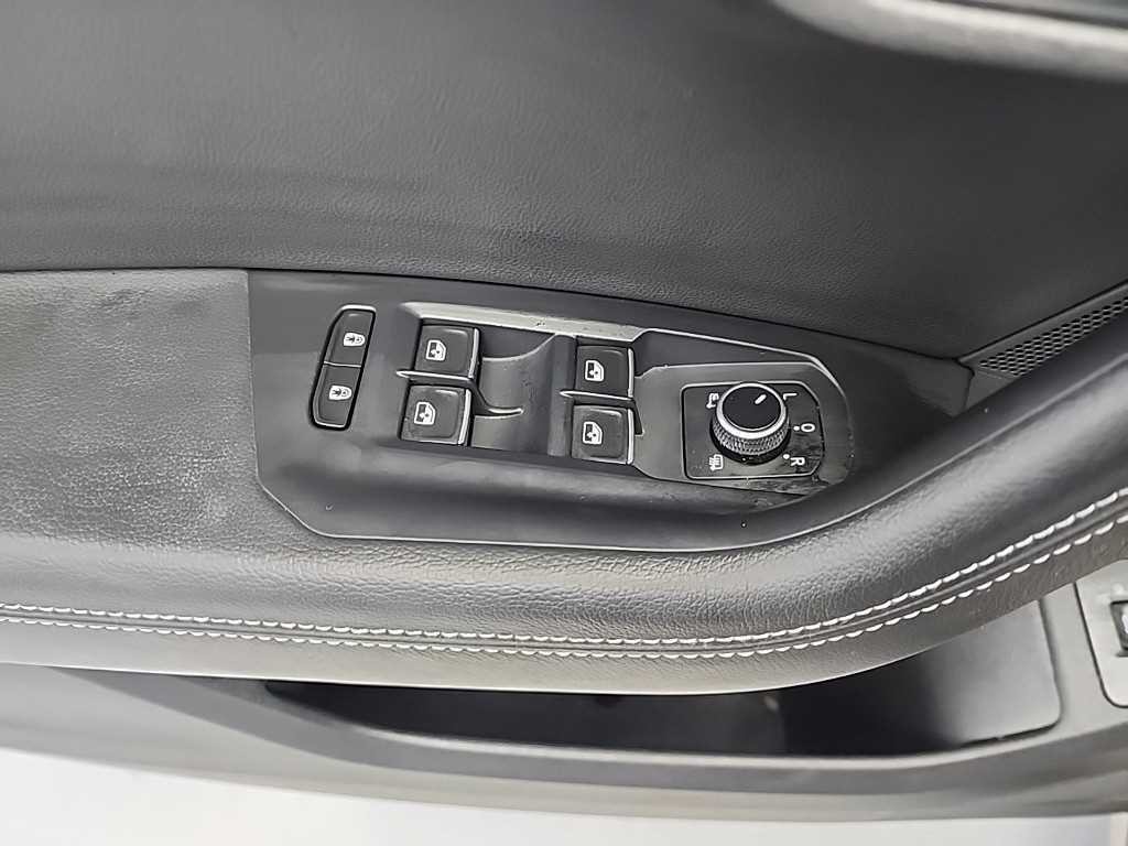 폭스바겐 투아렉 투아렉 3세대 3.0 TDI R라인 이미지 17