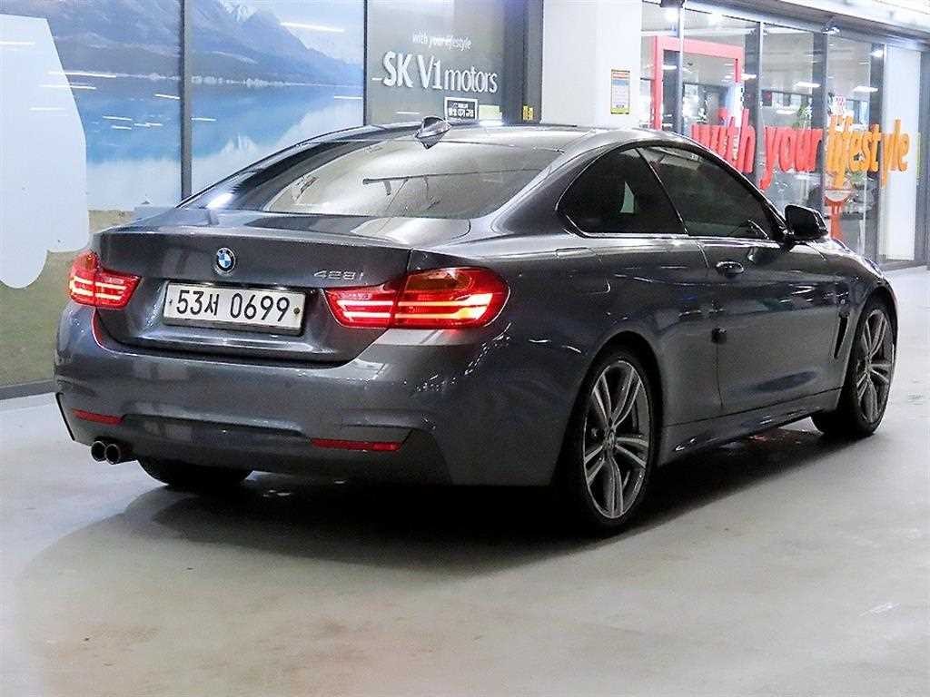 BMW 4시리즈 4시리즈 (F32) 428i 쿠페 M 스포츠 이미지 4