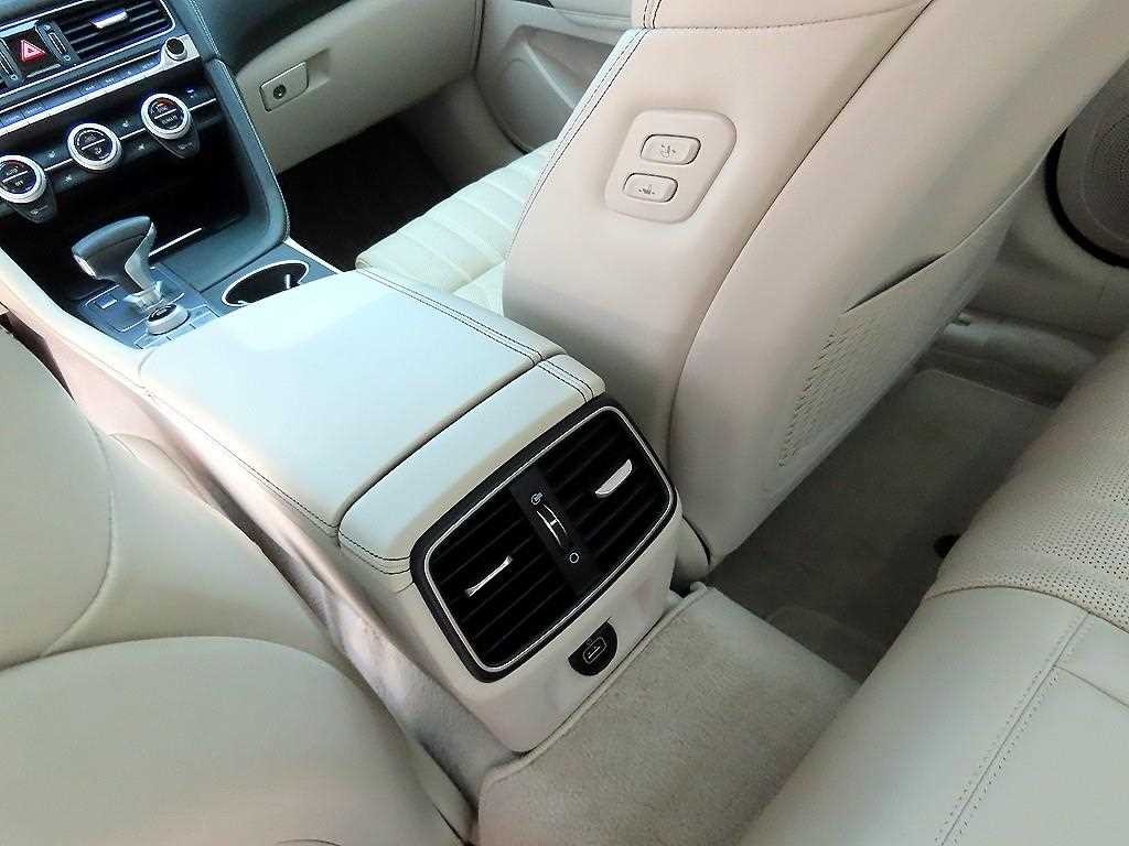 제네시스 G70 2.0T AWD 엘리트 이미지 15