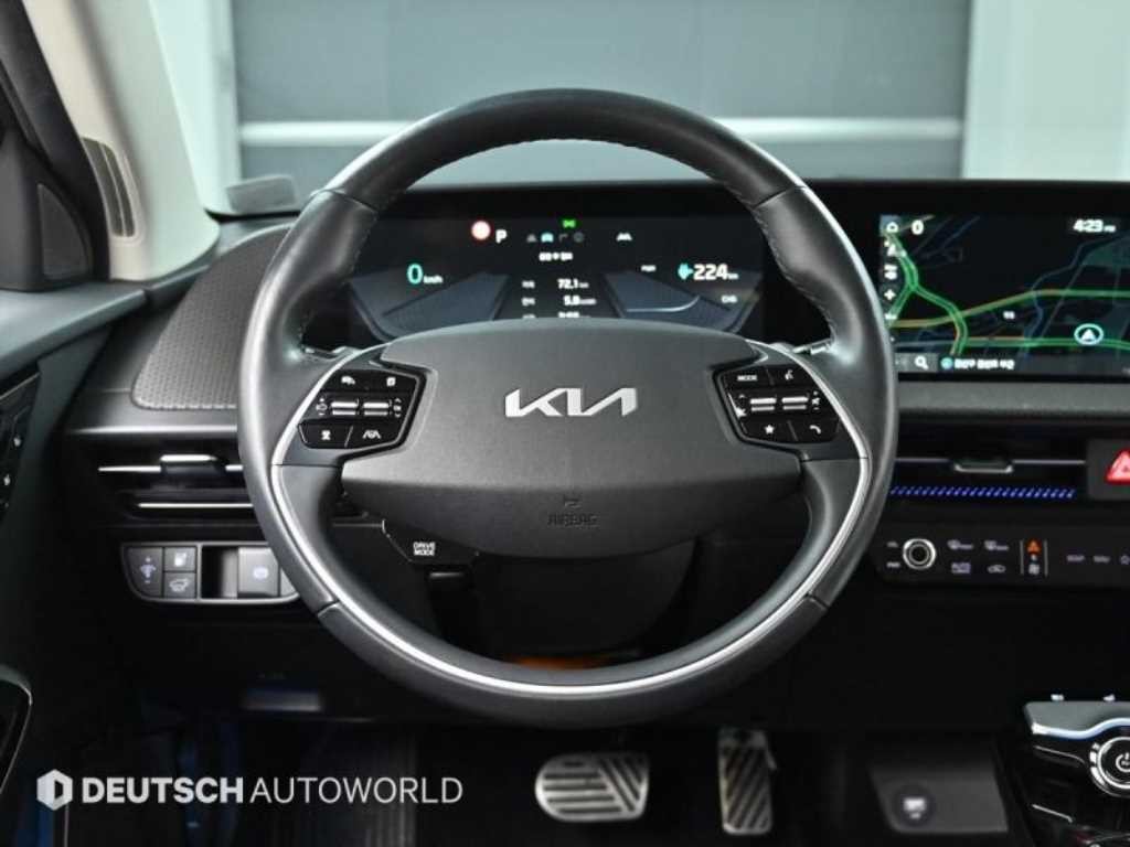 기아 EV6 스탠다드 AWD 어스 이미지 13