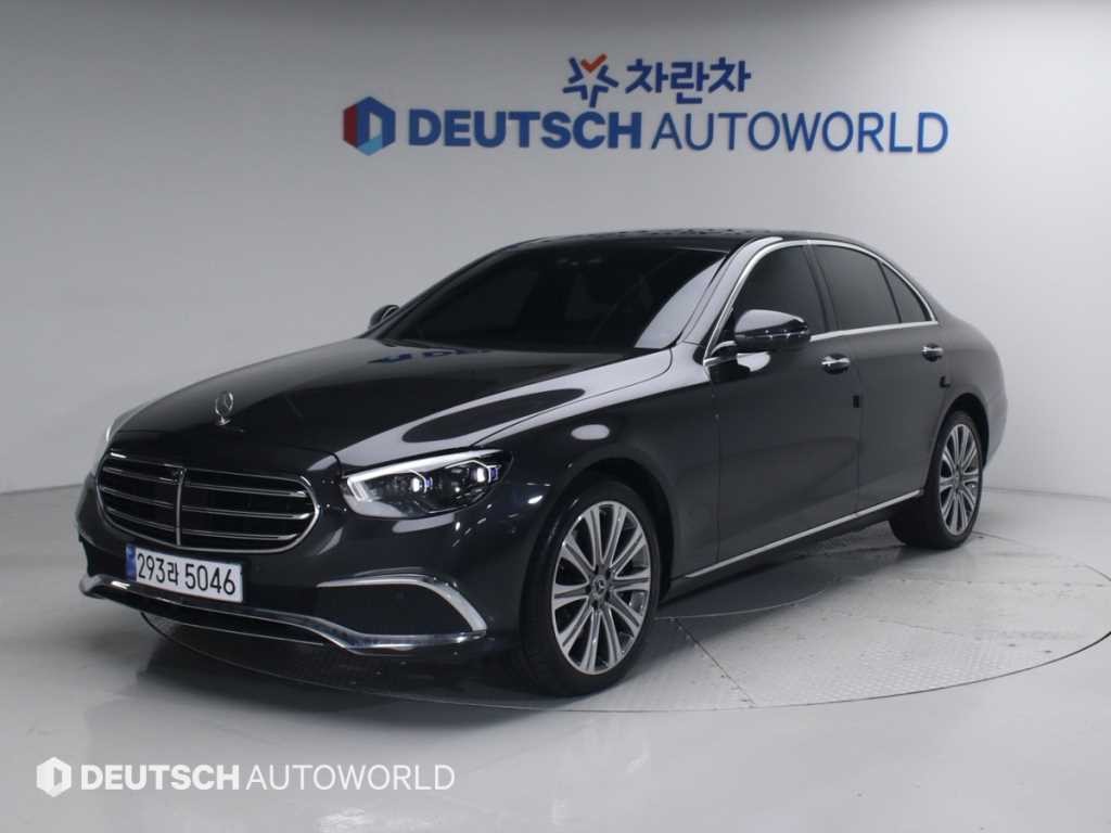 벤츠 E 클래스 E-클래스 W213 E300e 4MATIC 익스클루시브 이미지 1