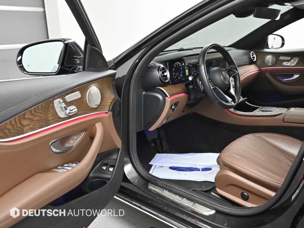 벤츠 E 클래스 E-클래스 W213 E300e 4MATIC 익스클루시브 이미지 11