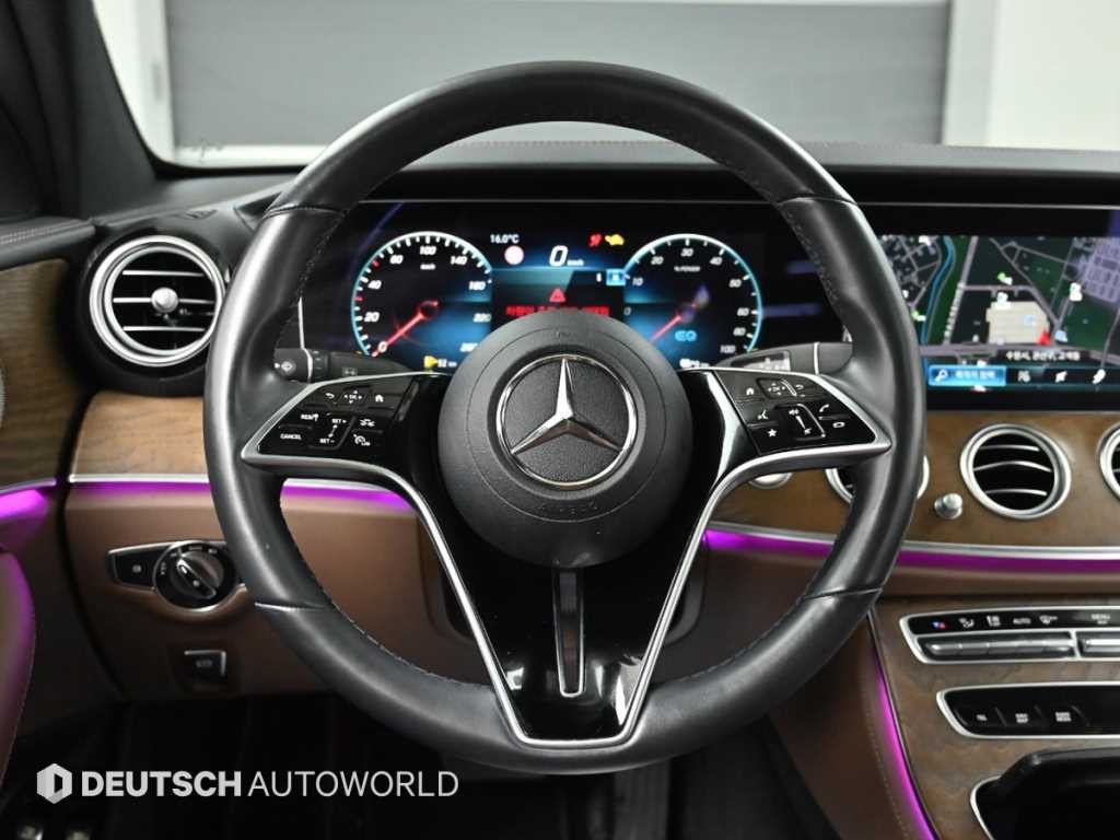 벤츠 E 클래스 E-클래스 W213 E300e 4MATIC 익스클루시브 이미지 13