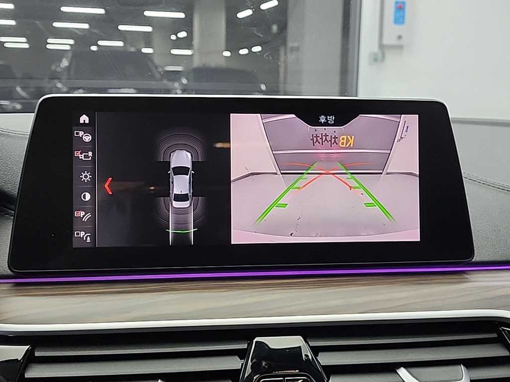 BMW 5시리즈 5시리즈 (G30) 530i xDrive 럭셔리 플러스 이미지 16