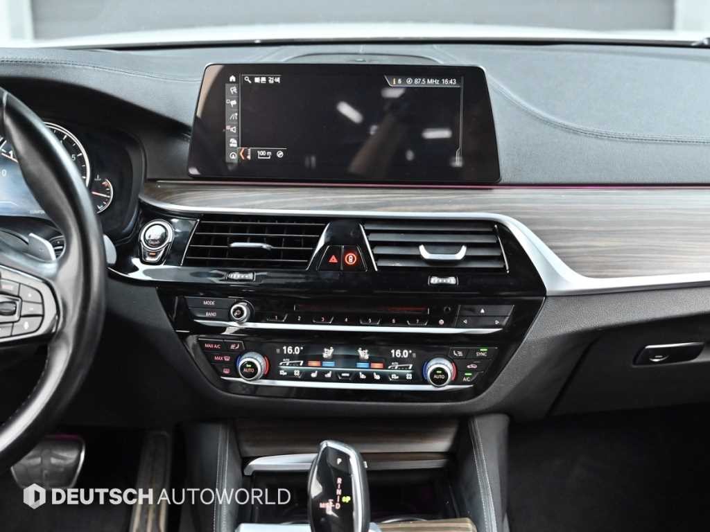 BMW 5시리즈 5시리즈 (G30) 530i M 스포츠 플러스 이미지 14