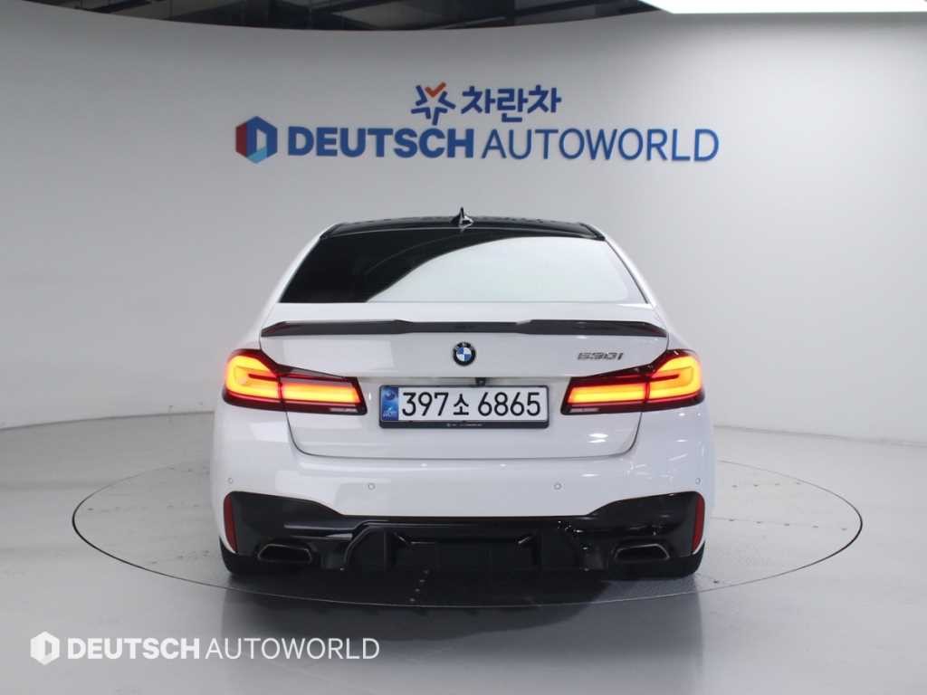 BMW 5시리즈 5시리즈 (G30) 530i M 스포츠 플러스 이미지 4