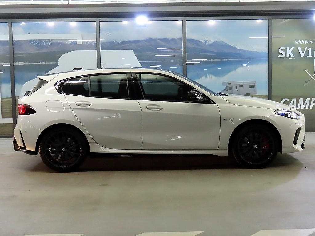 BMW 1시리즈 1시리즈 (F52) M135 xDrive 이미지 3