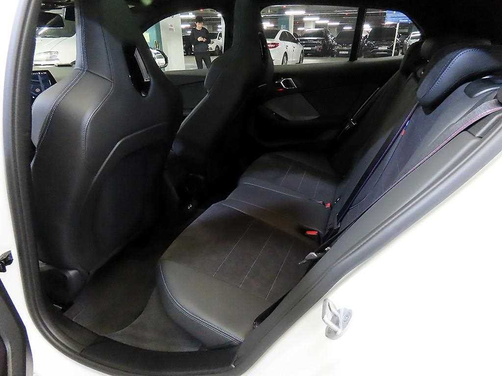 BMW 1시리즈 1시리즈 (F52) M135 xDrive 이미지 7