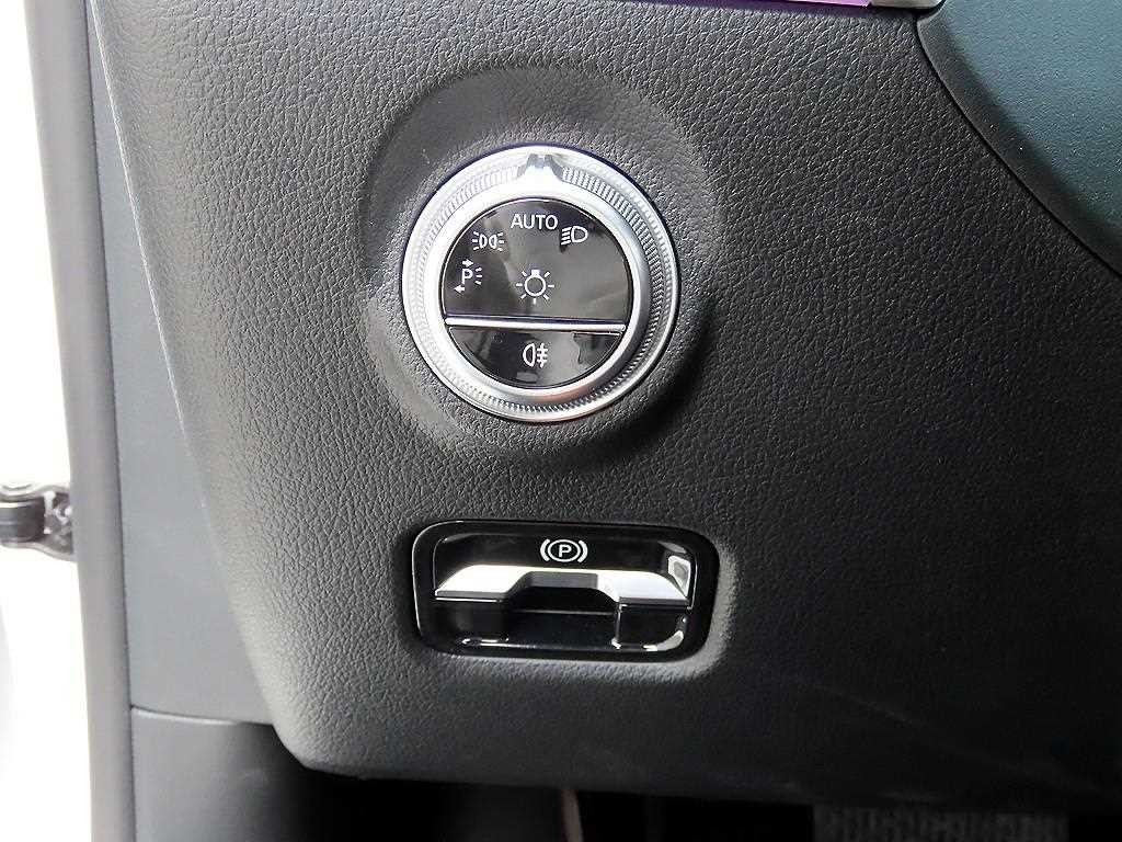 벤츠 C 클래스 C클래스 W206 C300 4MATIC 아방가르드 이미지 12