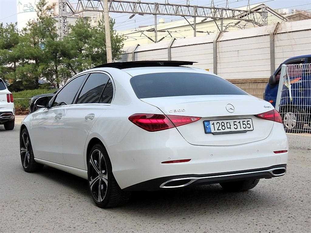 벤츠 C 클래스 C클래스 W206 C300 4MATIC 아방가르드 이미지 3