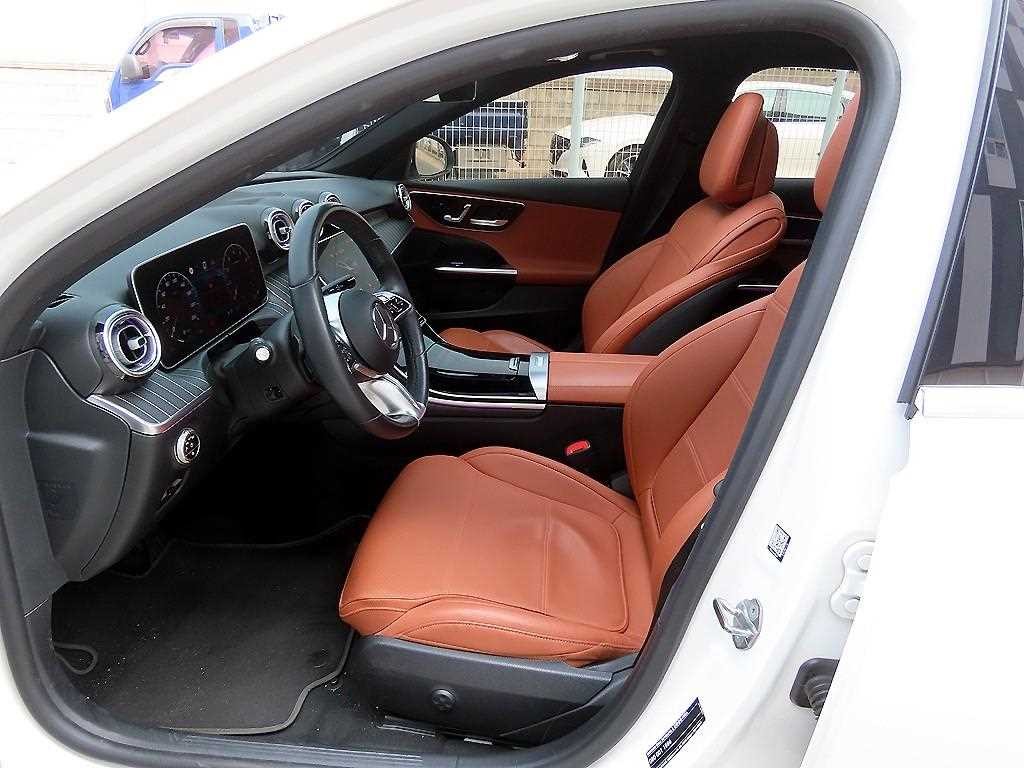 벤츠 C 클래스 C클래스 W206 C300 4MATIC 아방가르드 이미지 5