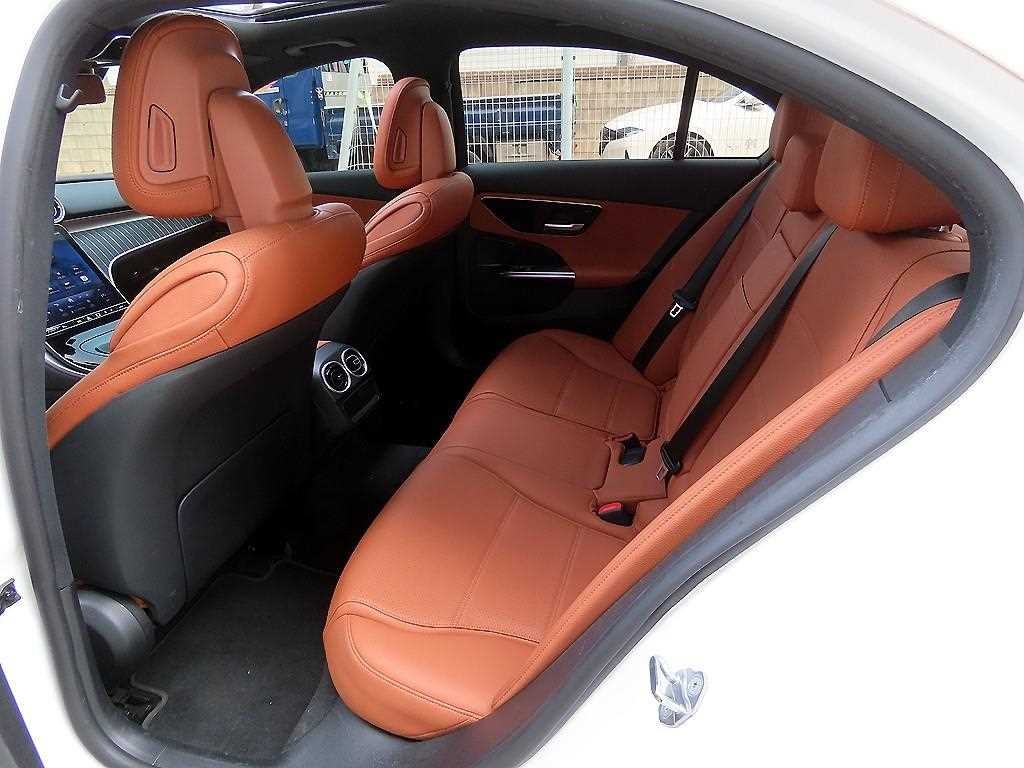 벤츠 C 클래스 C클래스 W206 C300 4MATIC 아방가르드 이미지 6