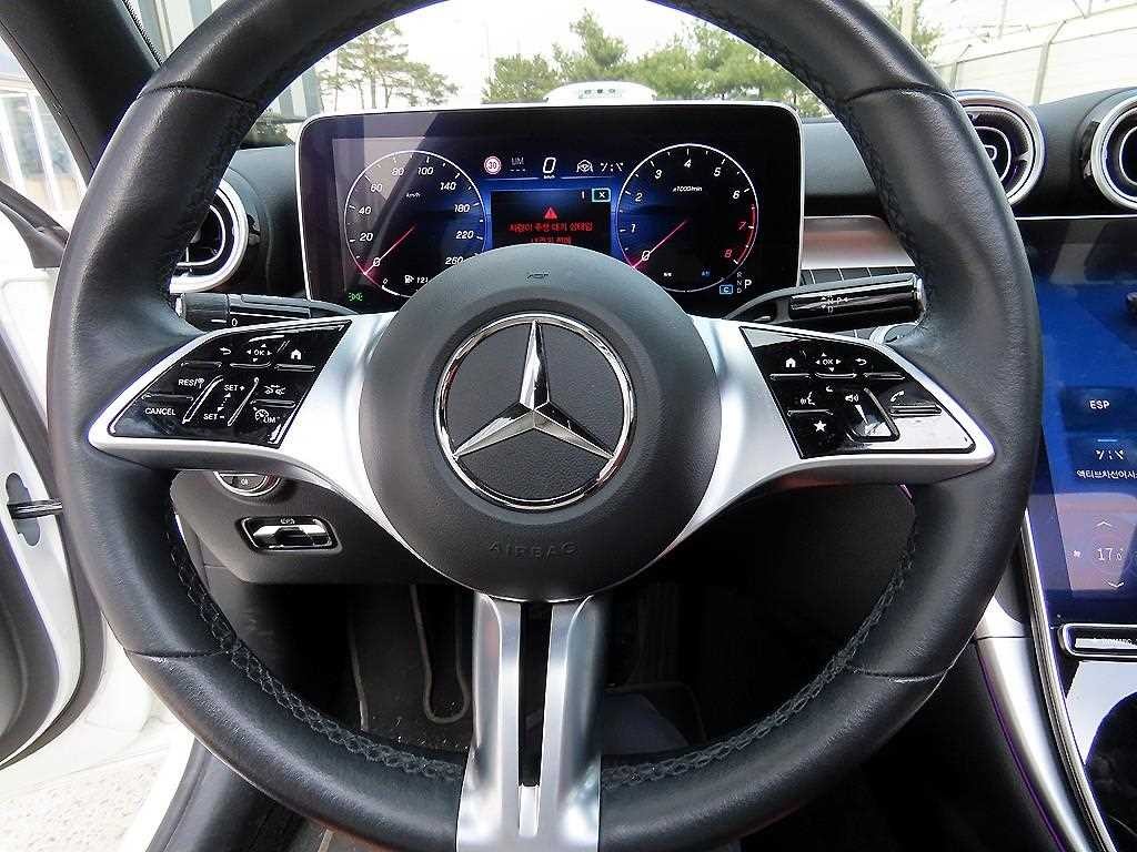 벤츠 C 클래스 C클래스 W206 C300 4MATIC 아방가르드 이미지 8
