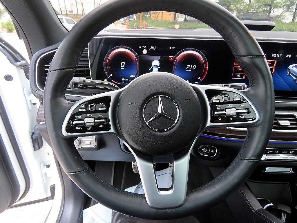 벤츠 GLE 클래스 GLE 클래스 W167 GLE 400d 4MATIC 쿠페 이미지 8