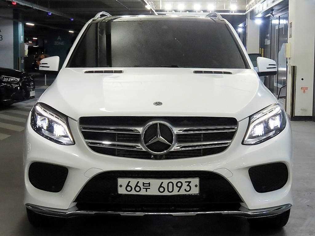 벤츠 GLE 클래스 GLE 클래스 W166 GLE 350 d 4MATIC 이미지 2