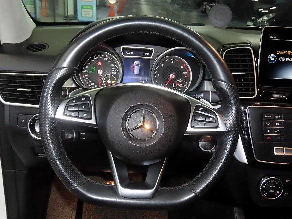 벤츠 GLE 클래스 GLE 클래스 W166 GLE 350 d 4MATIC 이미지 8