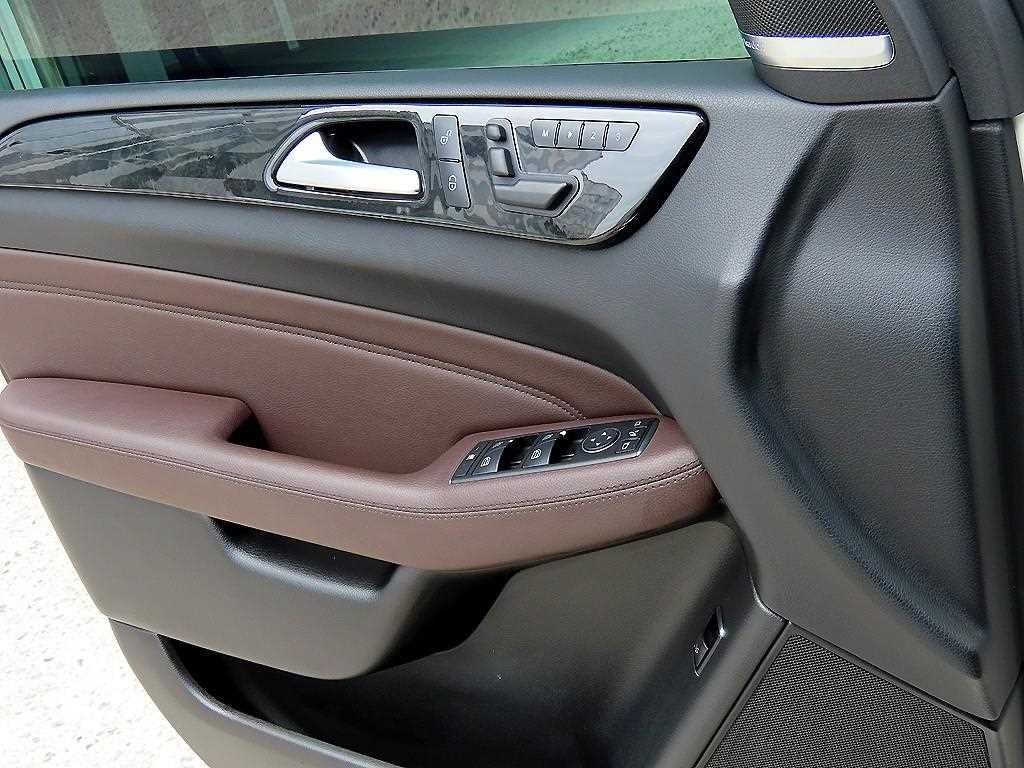 벤츠 M 클래스 뉴 M클래스 W166 ML350 블루텍 4매틱 이미지 11
