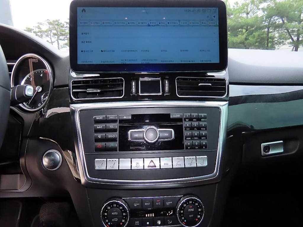 벤츠 M 클래스 뉴 M클래스 W166 ML350 블루텍 4매틱 이미지 13