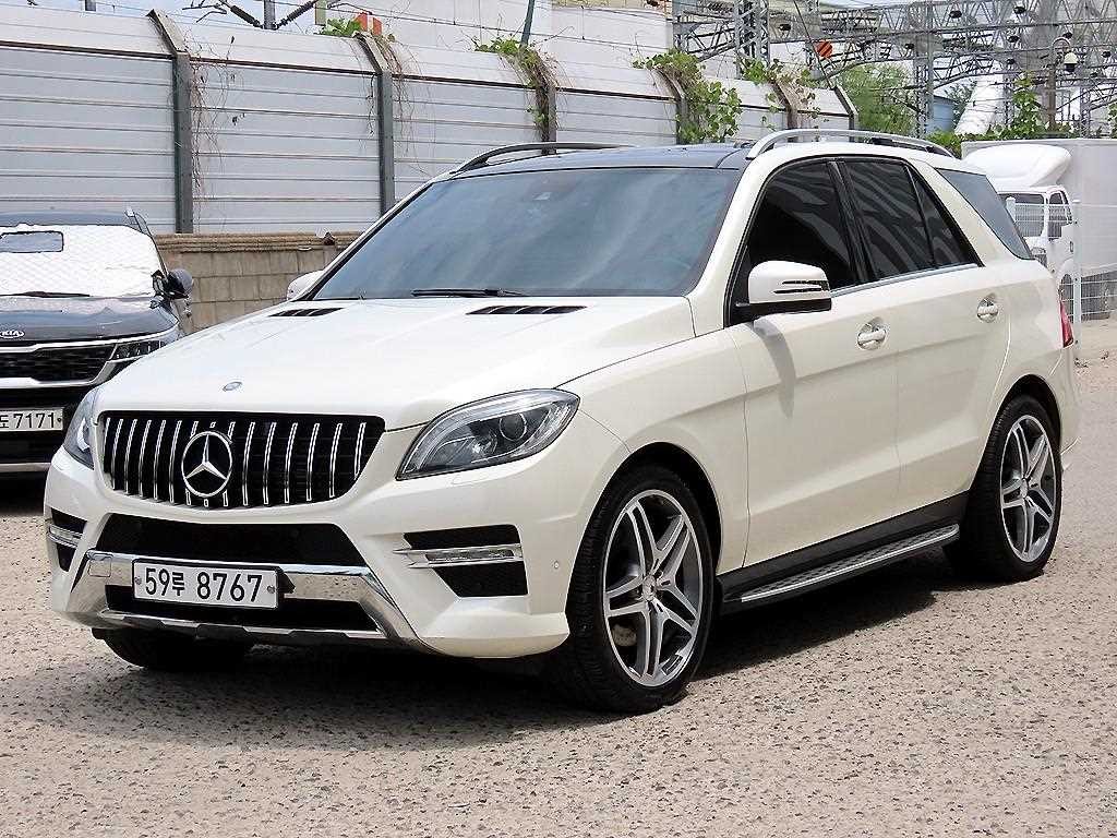 벤츠 M 클래스 뉴 M클래스 W166 ML350 블루텍 4매틱 이미지 2