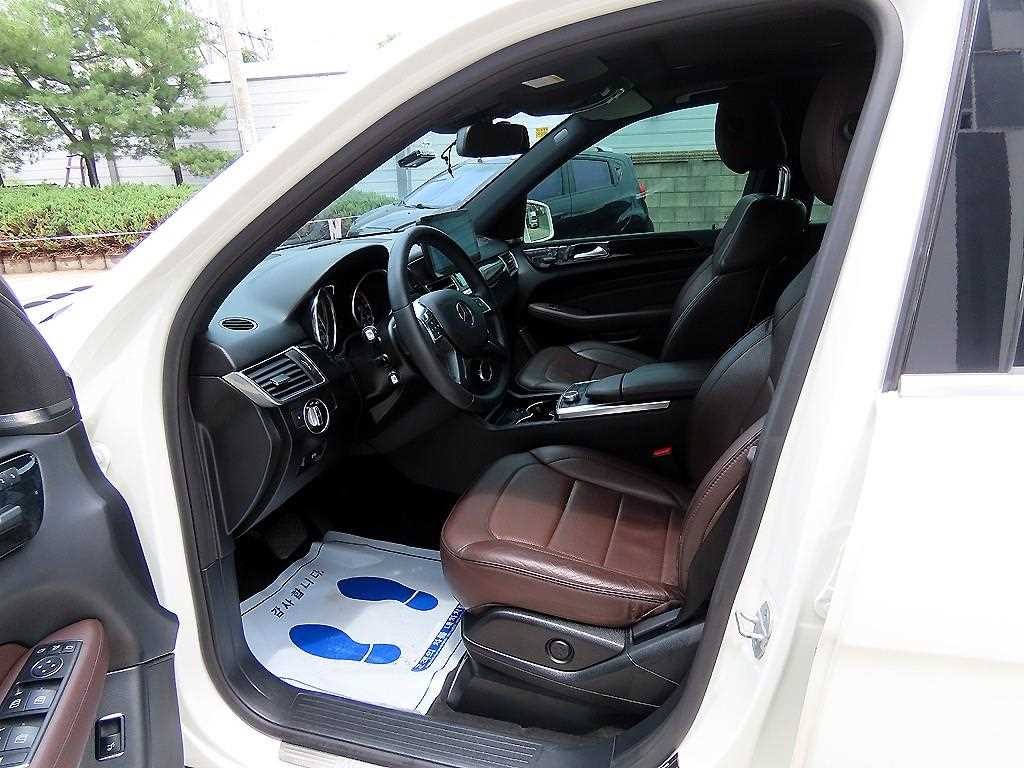 벤츠 M 클래스 뉴 M클래스 W166 ML350 블루텍 4매틱 이미지 5