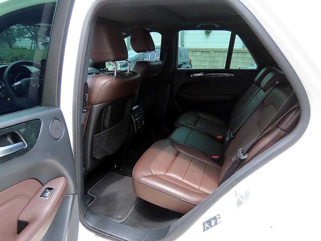 벤츠 M 클래스 뉴 M클래스 W166 ML350 블루텍 4매틱 이미지 6