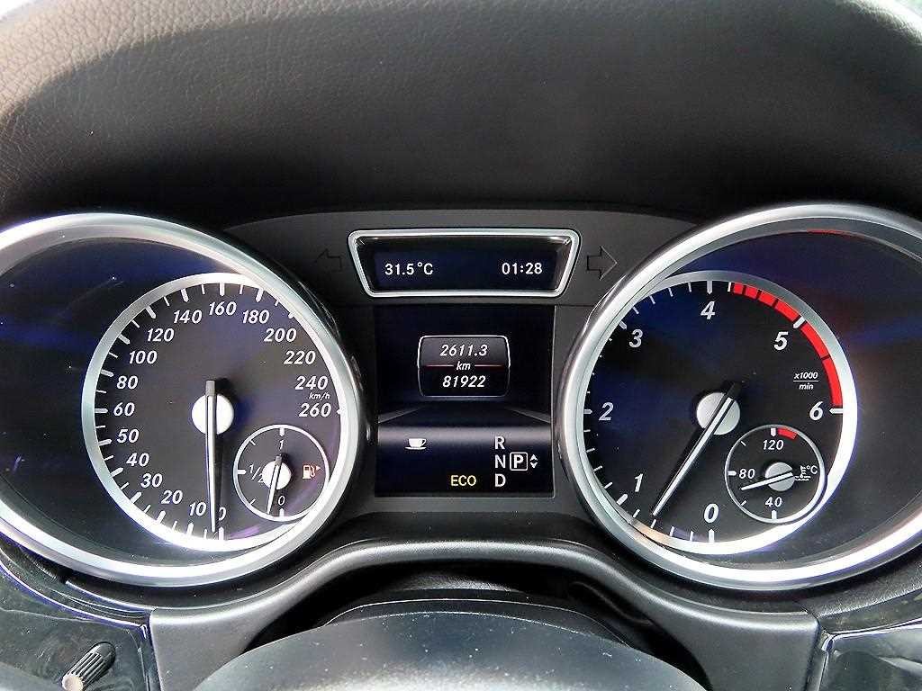 벤츠 M 클래스 뉴 M클래스 W166 ML350 블루텍 4매틱 이미지 9