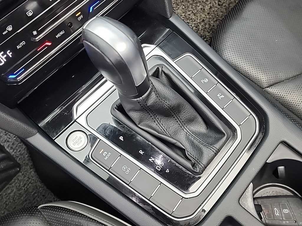 폭스바겐 아테온 2.0 TDI 엘레강스 프레스티지 이미지 9