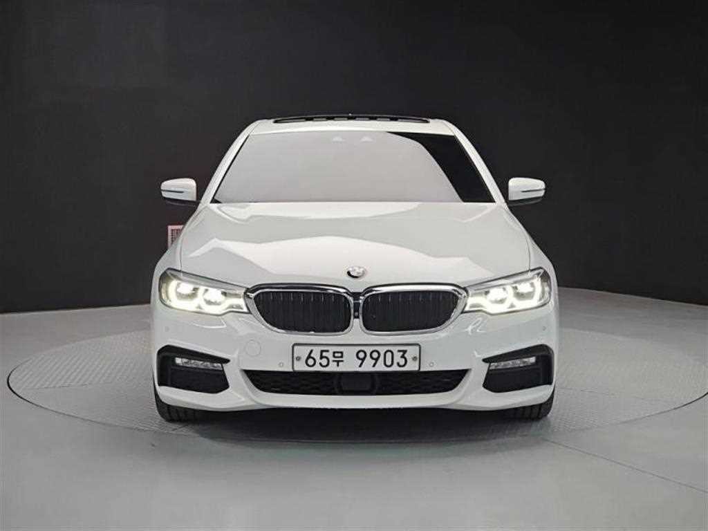 BMW 5시리즈 5시리즈 (G30) 530i M 스포츠 플러스 이미지 1