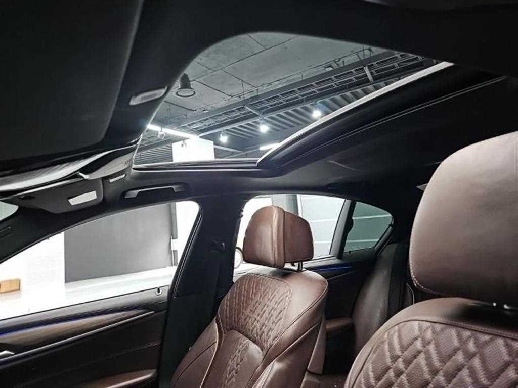 BMW 5시리즈 5시리즈 (G30) 530i M 스포츠 플러스 이미지 17