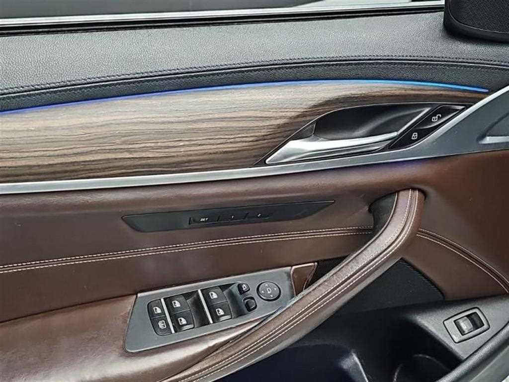 BMW 5시리즈 5시리즈 (G30) 530i M 스포츠 플러스 이미지 18