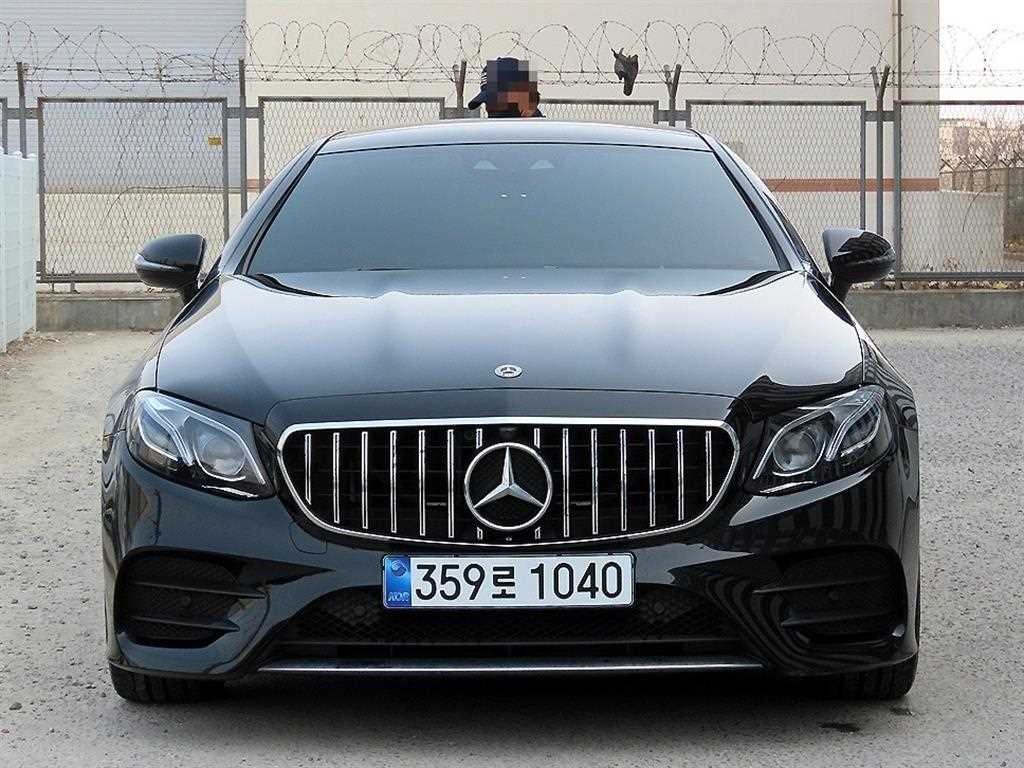 벤츠 E 클래스 E-클래스 W213 E220d 쿠페 이미지 1