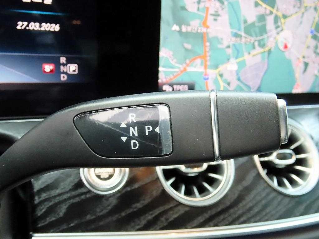 벤츠 E 클래스 E-클래스 W213 E220d 쿠페 이미지 11