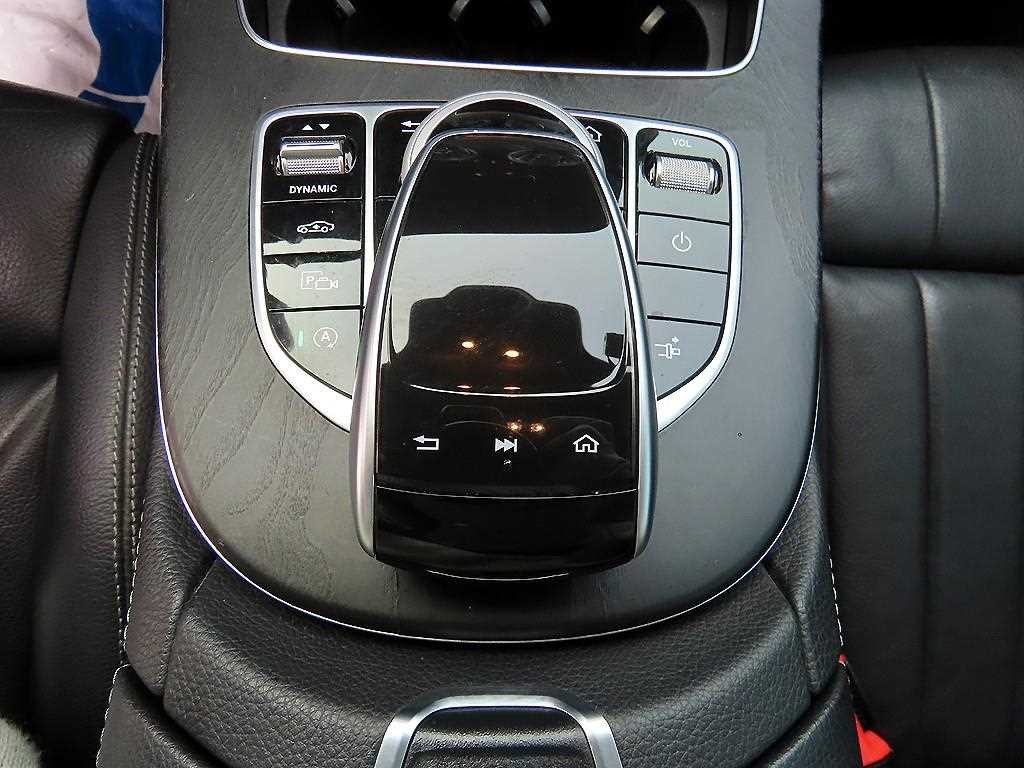 벤츠 E 클래스 E-클래스 W213 E220d 쿠페 이미지 13