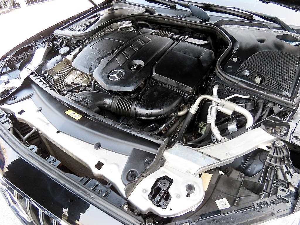 벤츠 E 클래스 E-클래스 W213 E220d 쿠페 이미지 19