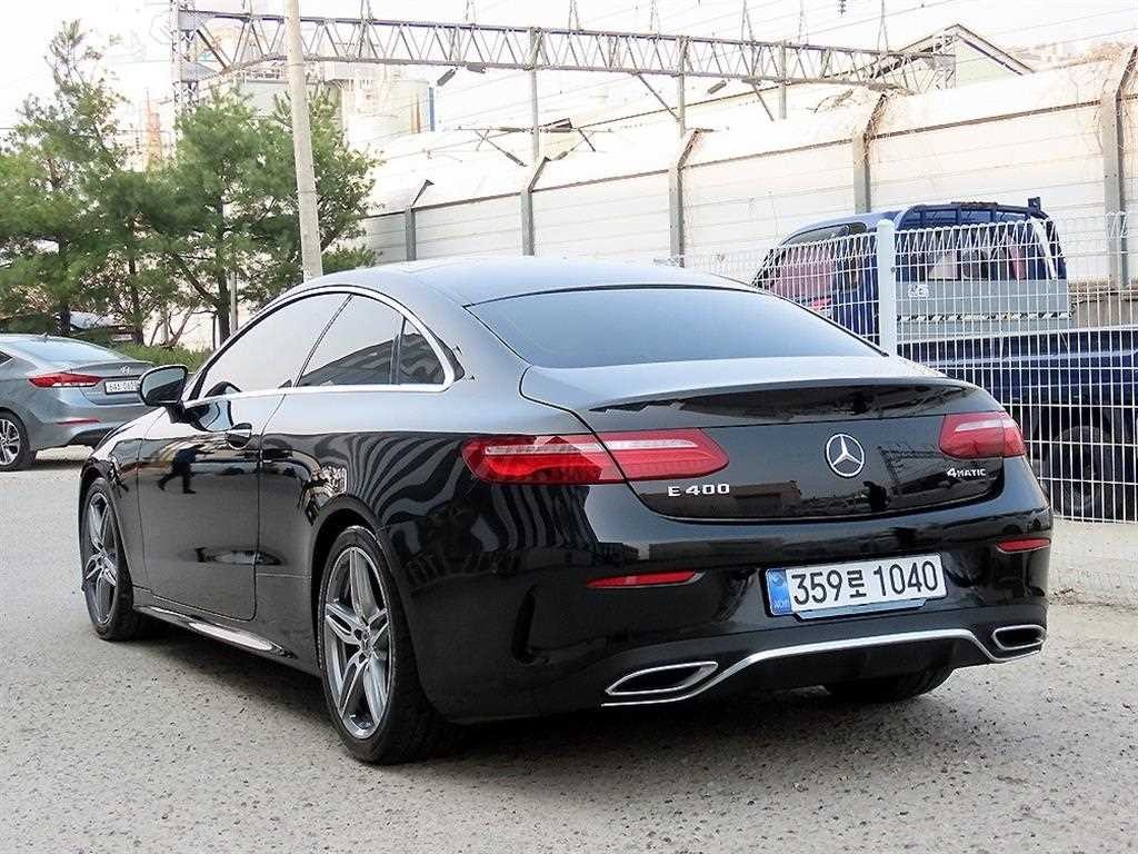 벤츠 E 클래스 E-클래스 W213 E220d 쿠페 이미지 3
