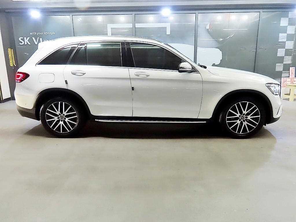 벤츠 GLC 클래스 GLC클래스 X253 GLC 220 d 4MATIC 이미지 3