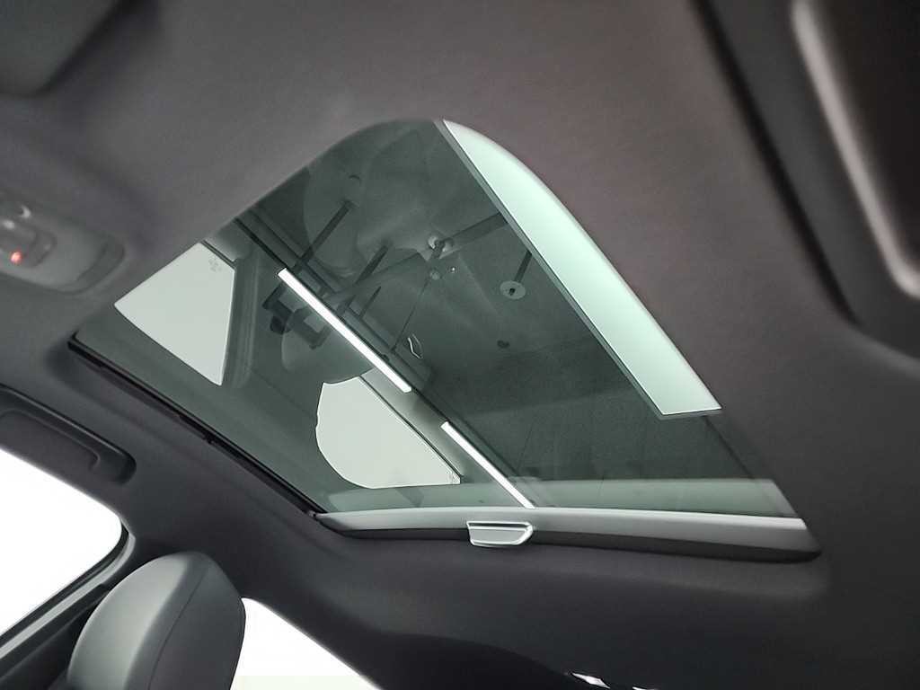 아우디 Q2 35 TDI 프리미엄 이미지 13
