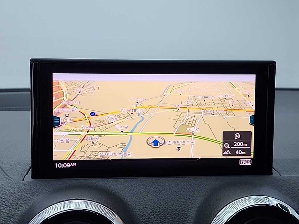 아우디 Q2 35 TDI 프리미엄 이미지 14
