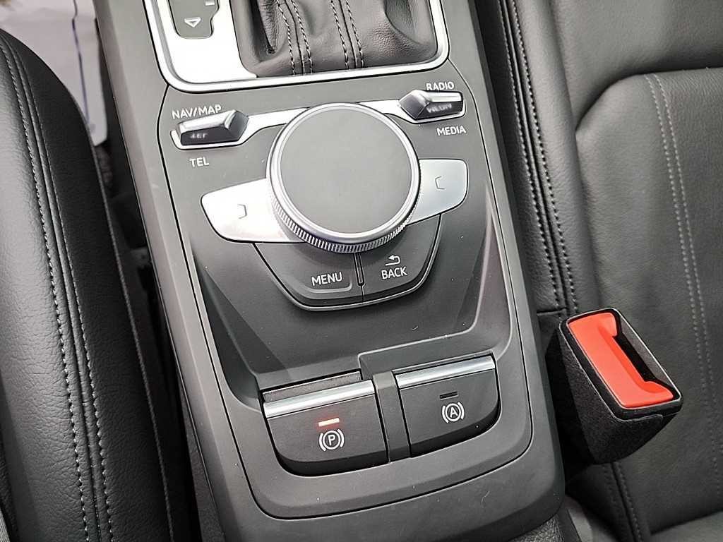 아우디 Q2 35 TDI 프리미엄 이미지 16