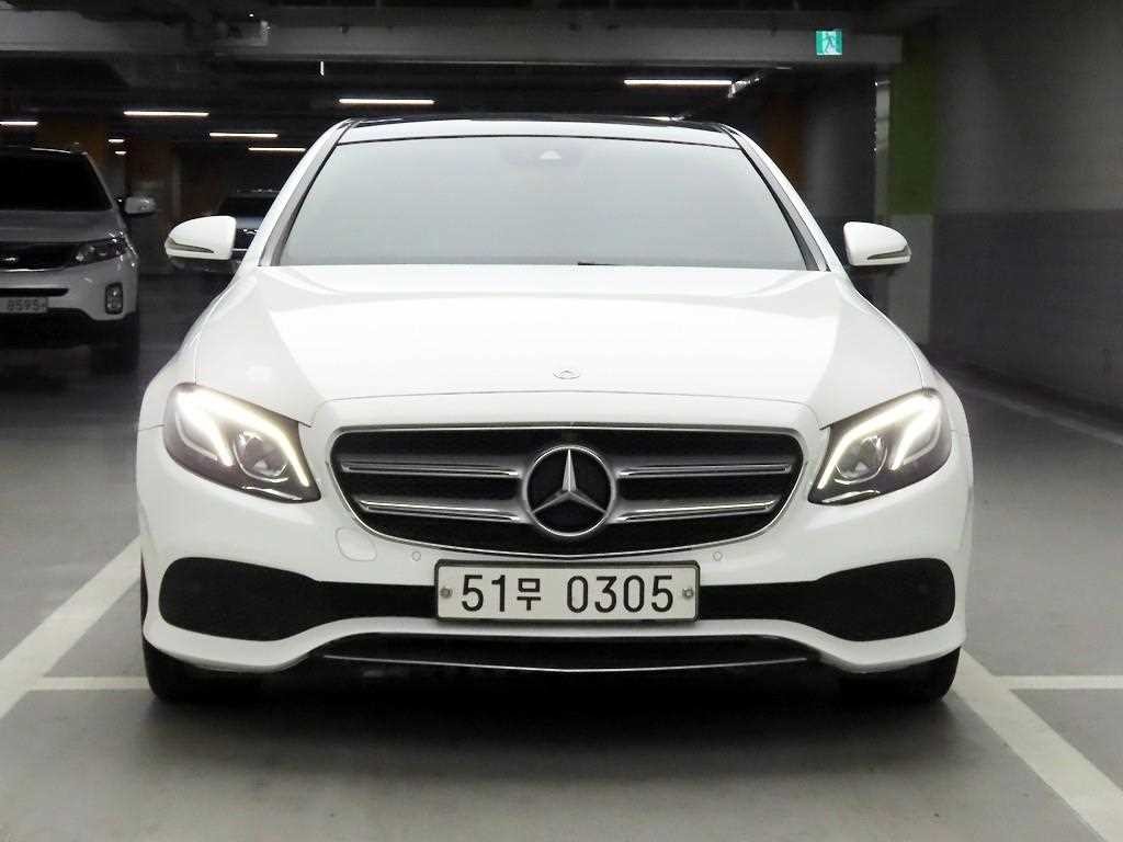 벤츠 E 클래스 E-클래스 W213 E300 아방가르드 이미지 1