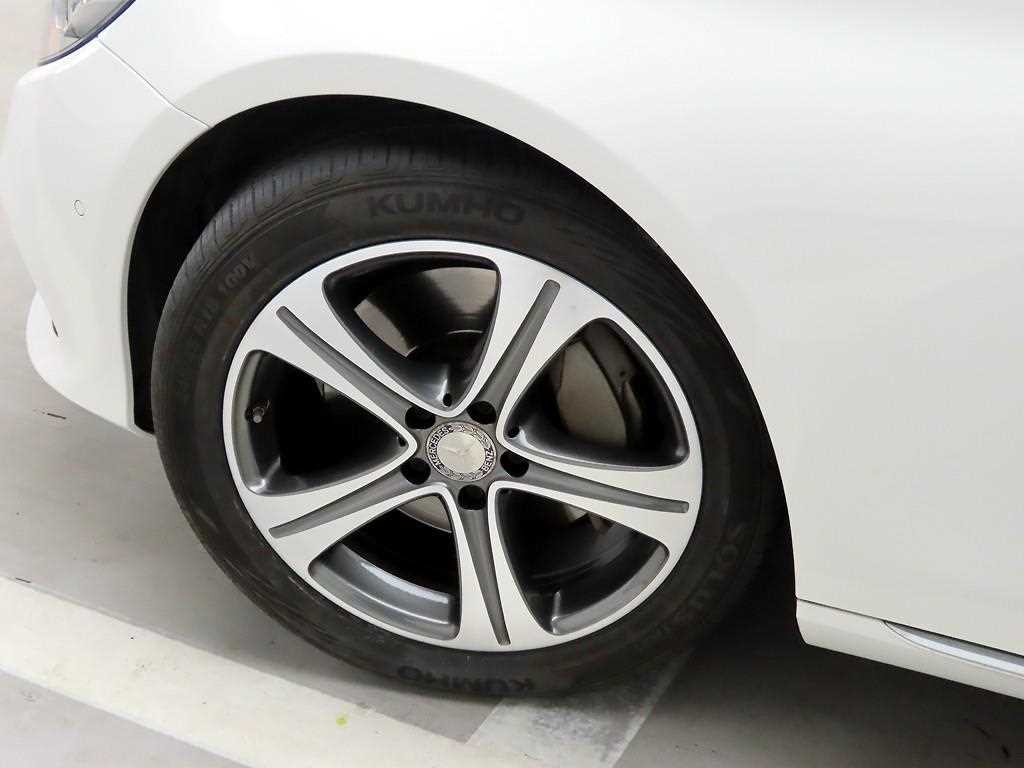 벤츠 E 클래스 E-클래스 W213 E300 아방가르드 이미지 19