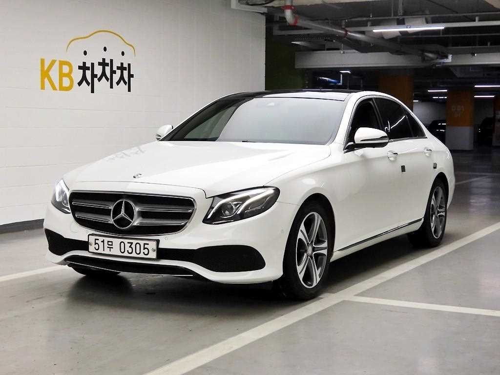 벤츠 E 클래스 E-클래스 W213 E300 아방가르드 이미지 2