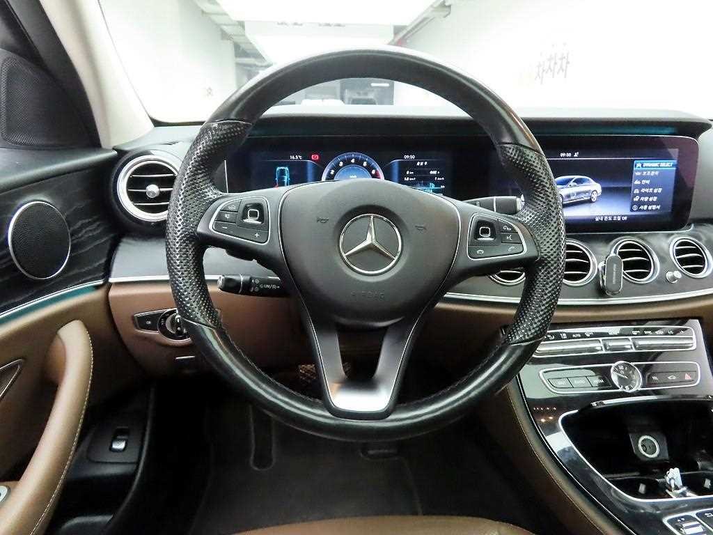 벤츠 E 클래스 E-클래스 W213 E300 아방가르드 이미지 7