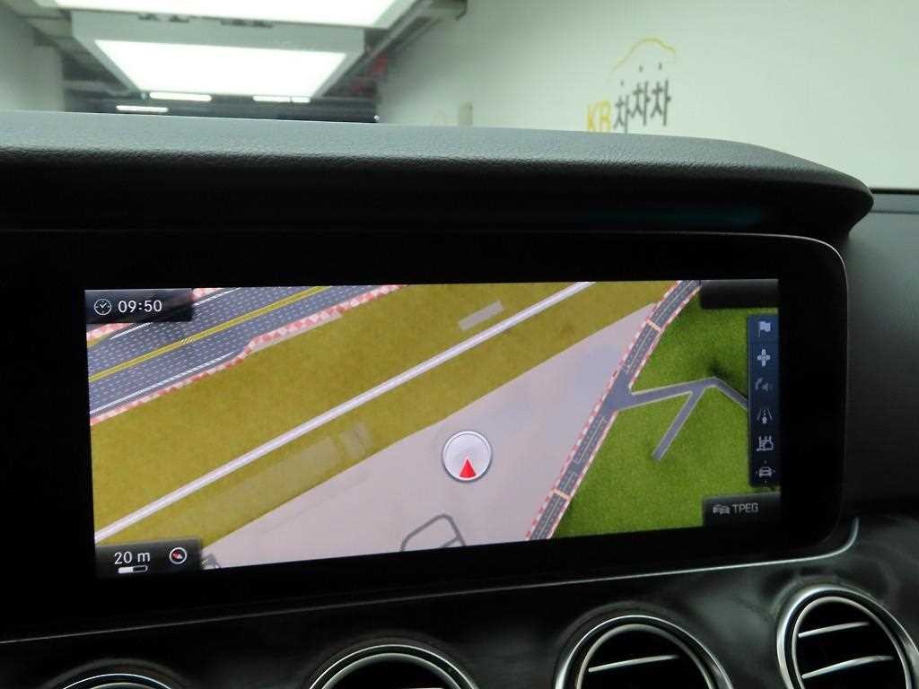 벤츠 E 클래스 E-클래스 W213 E300 아방가르드 이미지 8