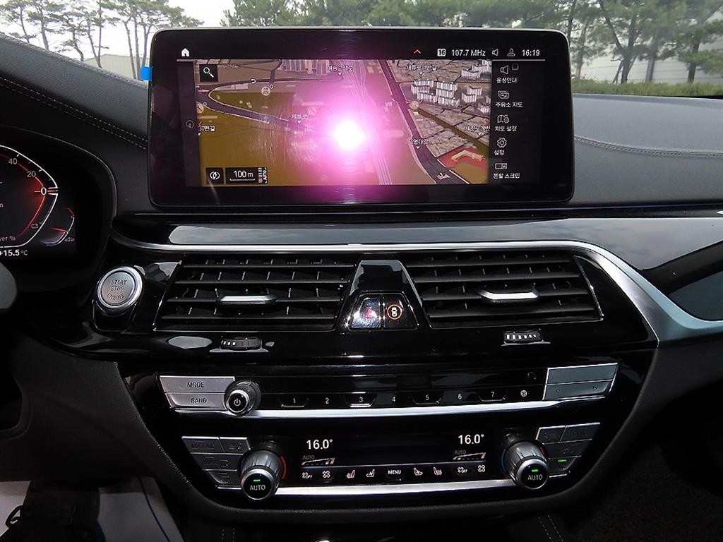 BMW 5시리즈 5시리즈 (G30) 523d xDrive 럭셔리 이미지 13