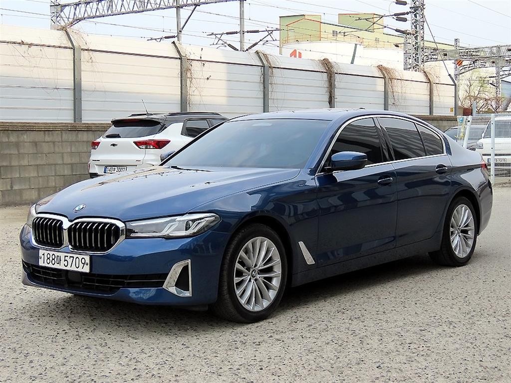 BMW 5시리즈 5시리즈 (G30) 523d xDrive 럭셔리 이미지 2